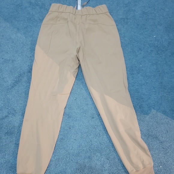 Lululemon On the Fly Jogger - Picture 2 of 3